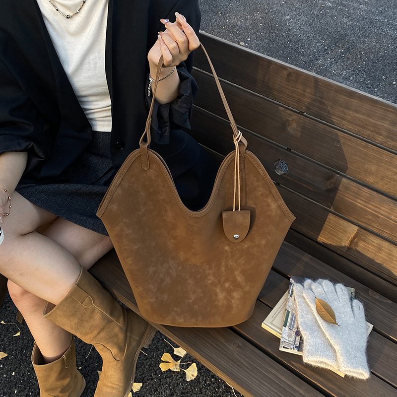 大容量包包2025新款秋冬复古时尚单肩包小众百搭简约通勤托特包女